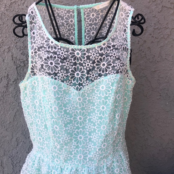 Lauren Conrad White Floral Lace Mint Green Dress 8 - Picture 2 of 11